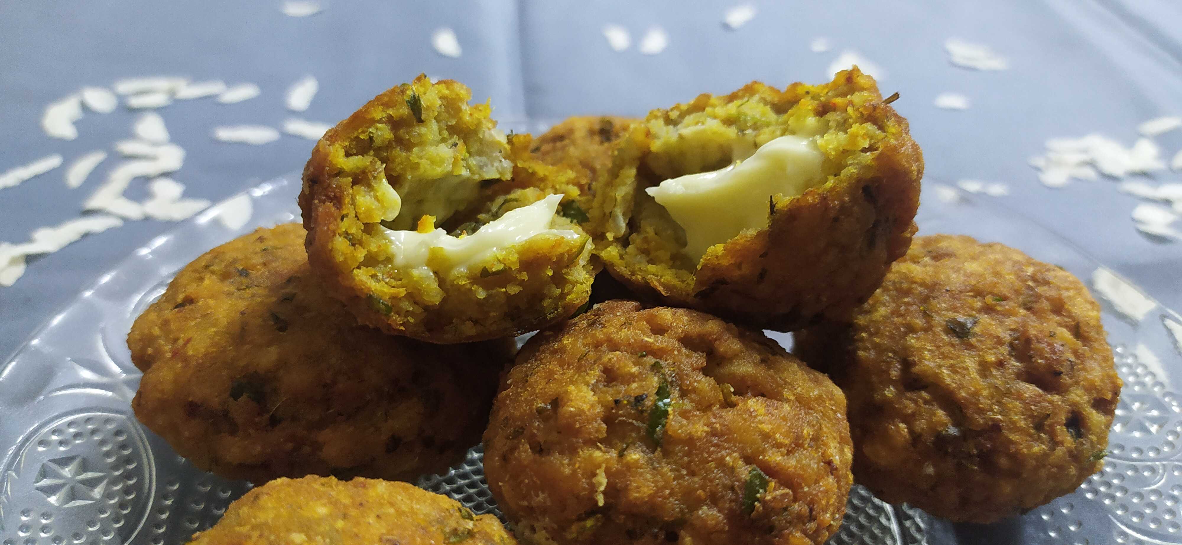 Cheesy Crispy Poha Cutlet